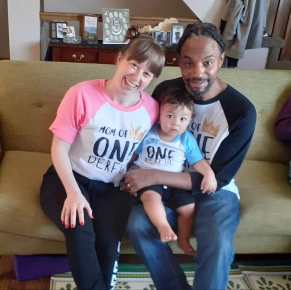 🤑 Dad and Mom of Mr. ONEderful shirts! - Picture 4 of 8